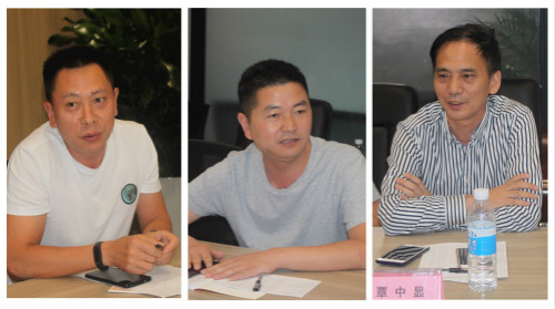 商会常务副会长吴俊九寨沟分会秘书长胡玉书副会长覃中显发言左起.jpg