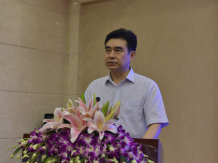 潼南区政协副主席、工商联（总商会）主席向明主持会议_meitu_8.jpg
