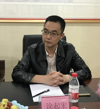 4德阳重庆商会副会长兼秘书长涂起宏介绍商会情况_meitu_6.jpg