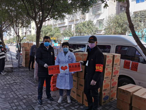 成都万州联合商会捐赠_meitu_8.jpg
