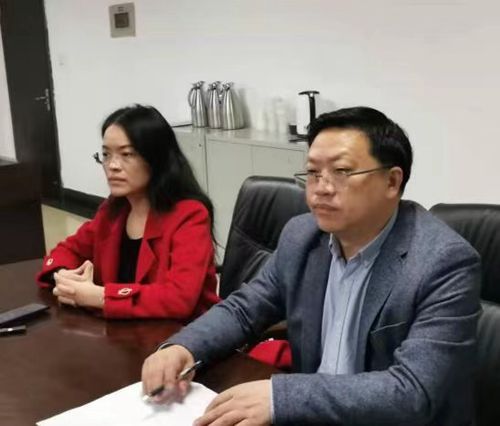 四川省重庆商会秘书长高玄波（右）参加会议_副本.jpg