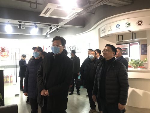 参观商会办公场所_副本.jpg