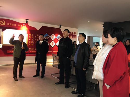 参观土而奇趣野科普馆1_副本.jpg