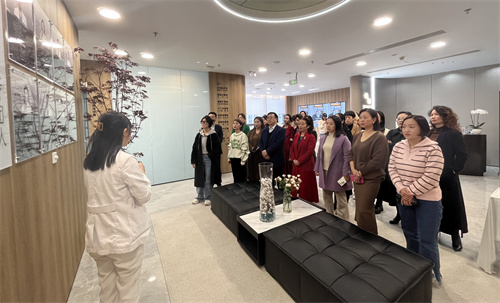 参观2.jpg