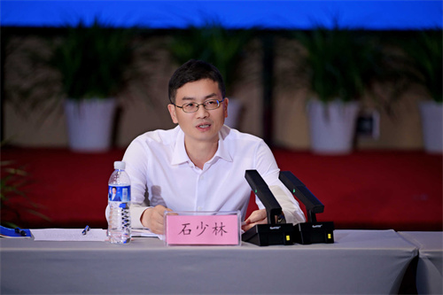 5南岸区人民政府党组成员、副区长石少林.jpg